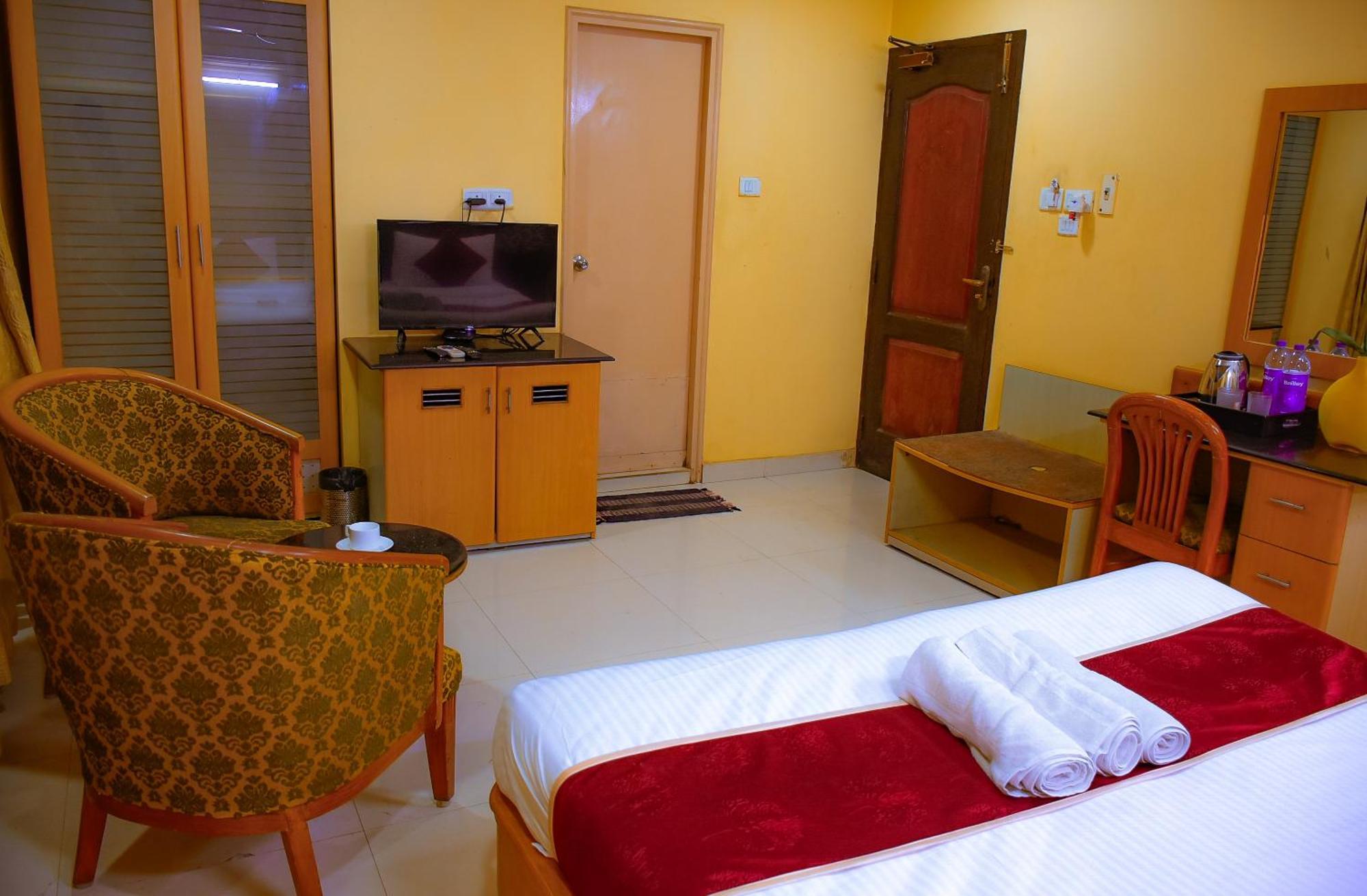 Naksha Tree Hotels - Mogappair Chennai Exterior foto